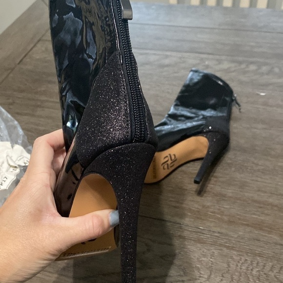 NWT BURJU Savage Ankle Closed Pointed Toe Wet Look With Sparkle Heel | 5.5 - Picture 7 of 8